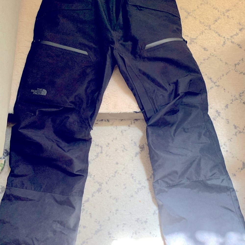 The North Face Mountain GORE-TEX Large Men's Ski Pant in Black